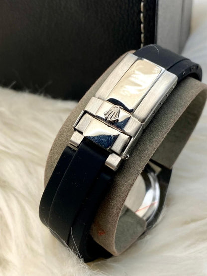 Rolex Submariner Date (Black & Red) - Huizen