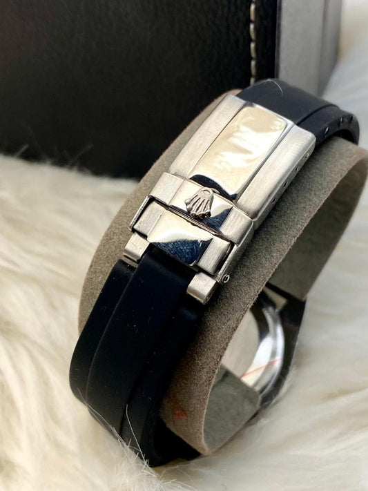 Rolex Submariner Date (Black & Red) - Huizen